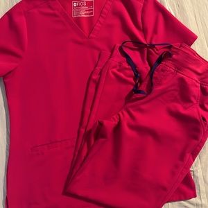 FIGS Jogger set (Medium)